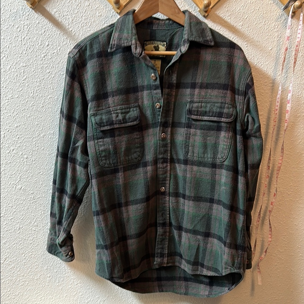 Field & Stream Green and Black Plaid Casual Button Down Shirt